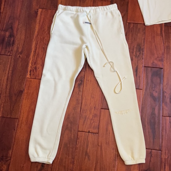 Fear of God Essentials Joggers Tee - Picture 3 of 9